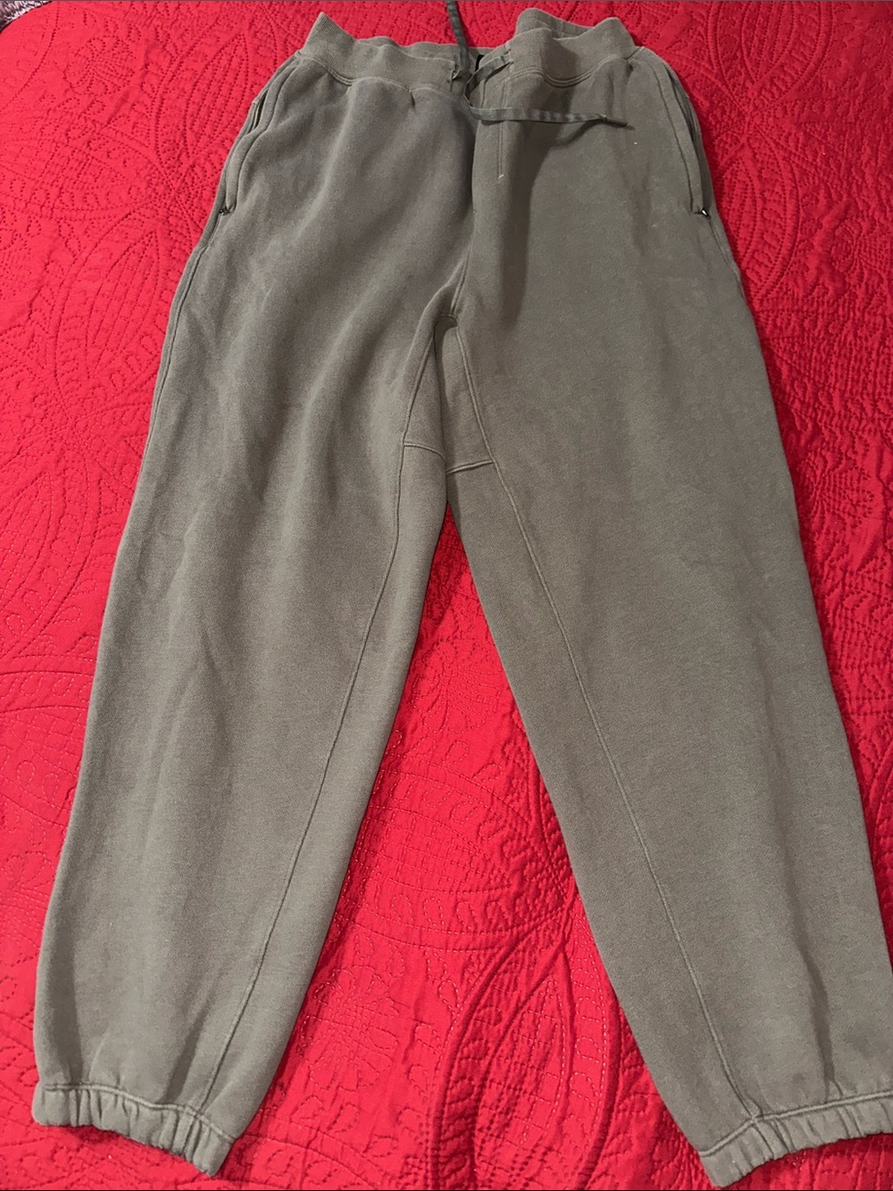 Lululemon Men's Olive Green Jogger Sweatpants size medium